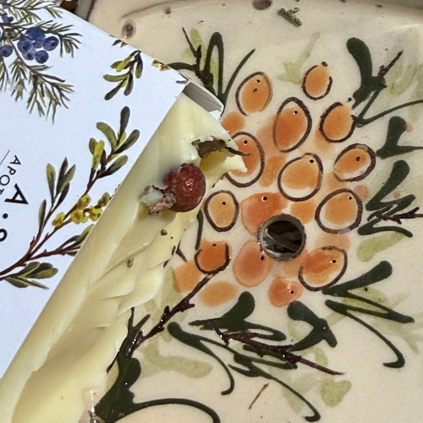 Sea Buckthorn Dish and Myrtle & Juniper Shampoo and Body Bar