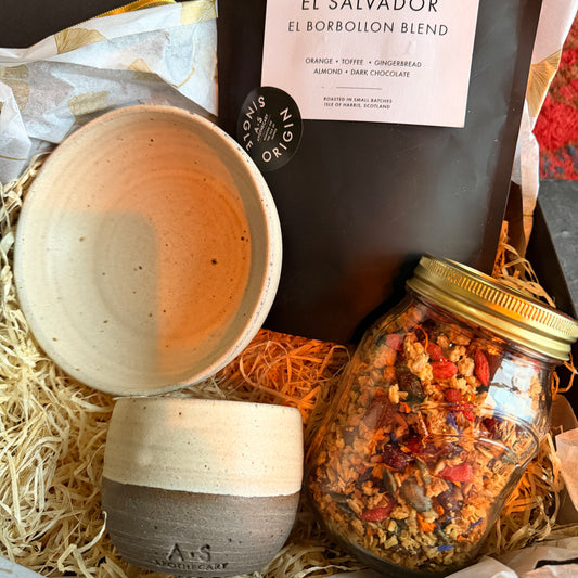 Breakfast Hamper Oatmeal and Chocolate colour