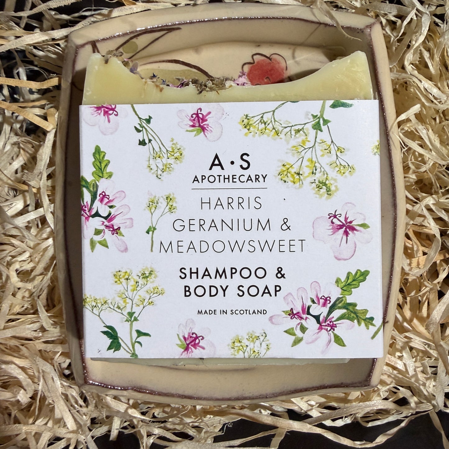 Meadowsweet & Geranium Shampoo and Body Bar with Bramble Dish