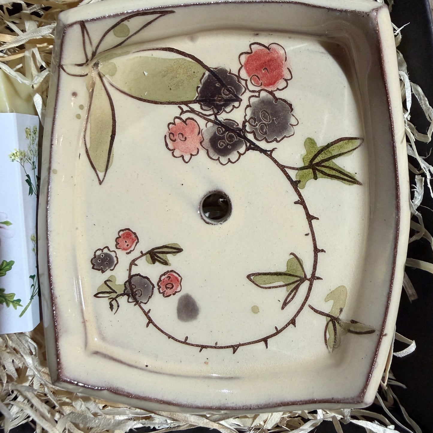 Meadowsweet & Geranium Shampoo and Body Bar with Bramble Dish