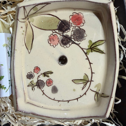 Meadowsweet & Geranium Shampoo and Body Bar with Bramble Dish